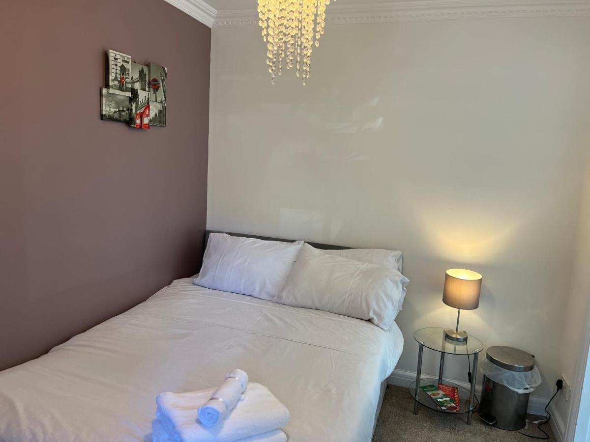 Sleepneat Bed & Breakfast Ascot  Ngoại thất bức ảnh