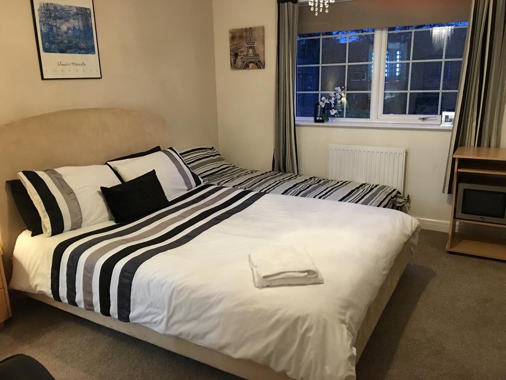 Sleepneat Bed & Breakfast Ascot  Phòng bức ảnh
