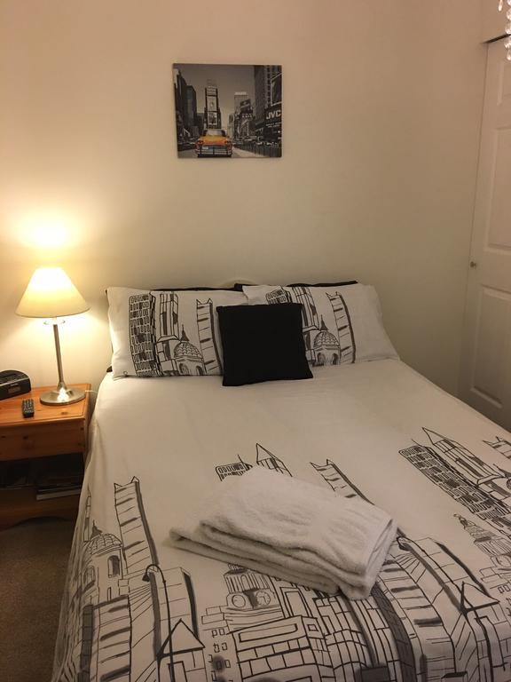 Sleepneat Bed & Breakfast Ascot  Phòng bức ảnh
