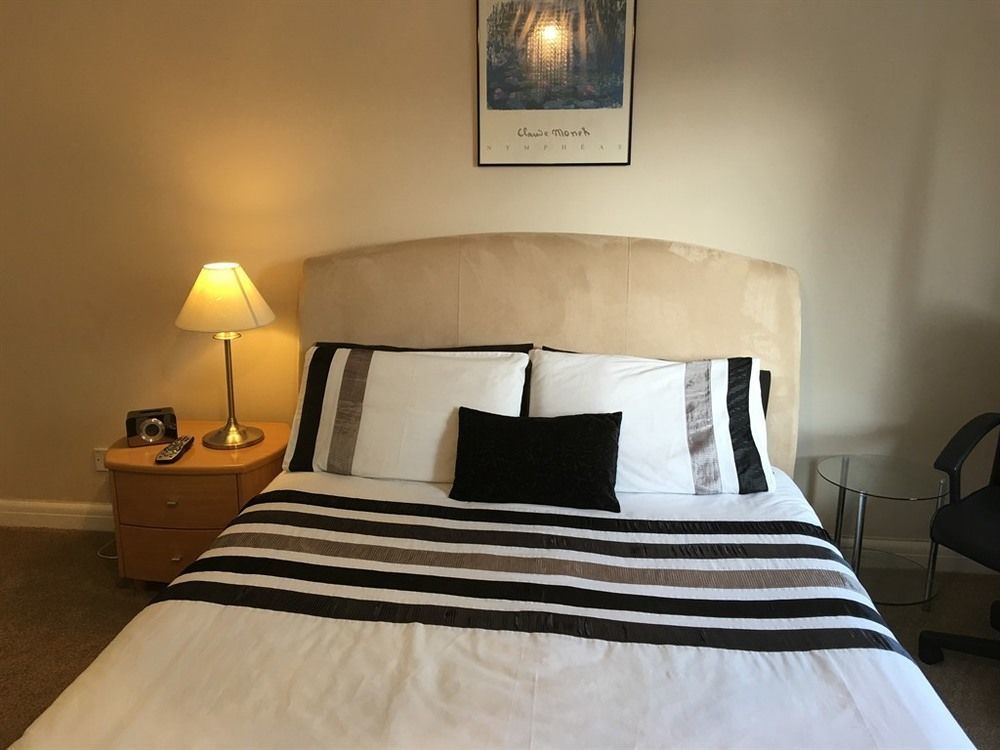 Sleepneat Bed & Breakfast Ascot  Ngoại thất bức ảnh