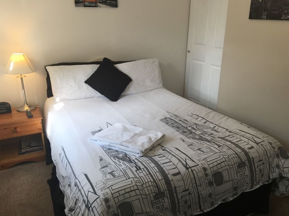 Sleepneat Bed & Breakfast Ascot  Ngoại thất bức ảnh